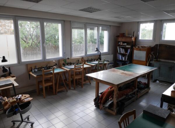 Formation sur mesure : Sellier-maroquinier d'art, option sculpture sur cuir – Image 2