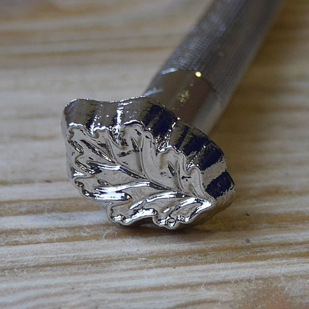 Matoir L951 feuille de chêne Marque : Tandy Leather