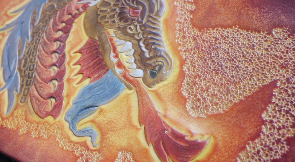 Tout savoir sur la teinture du cuir : techniques et conseils pour un résultat optimal