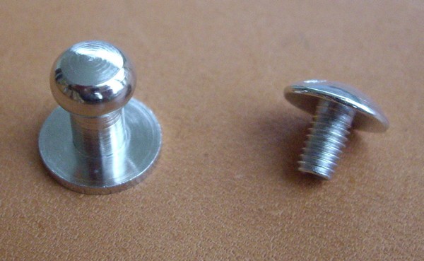 Bouton de col nickel Taille 2 – Image 2