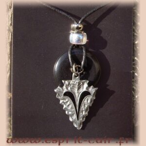 Collier onyx et pointe de lance