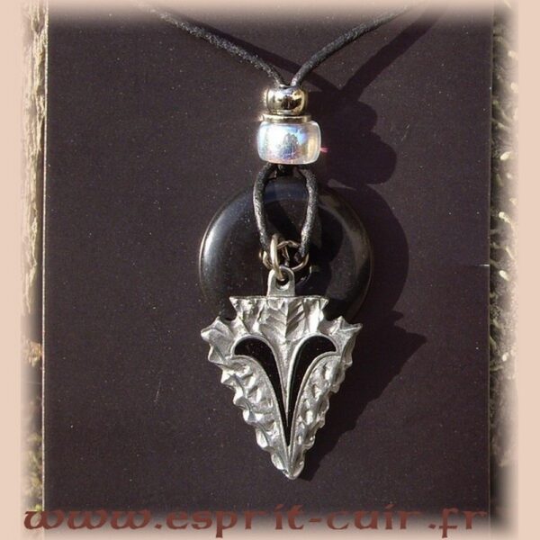 Collier onyx et pointe de lance