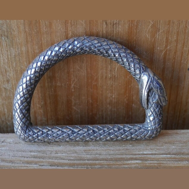 Dés de fixation serpent - anneau demi rond - 38 mm