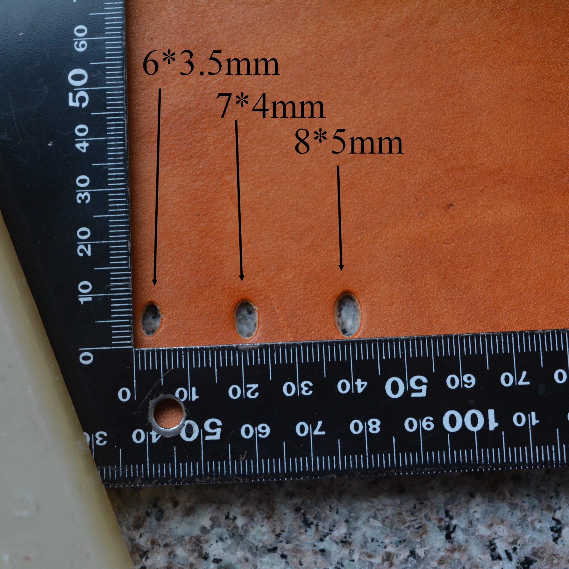 Emporte pièce ovale - Tandy Leather – Image 2