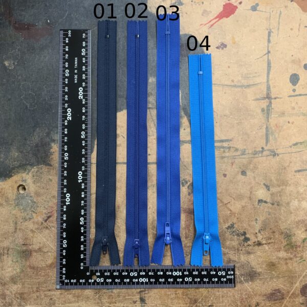 Fermetures à glissières bleu n°04 20cm