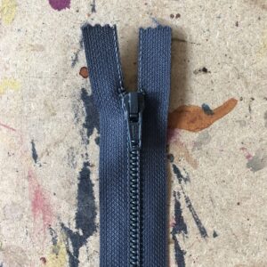 Fermeture à glissière grise, DMC 19 cm
