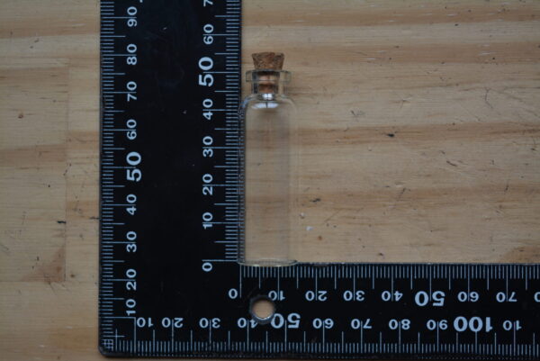 Fiole en verre n°9 – Image 2