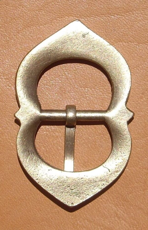 Grande boucle médiévale double cœur 17 mm – Image 3