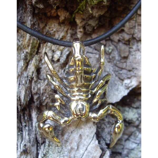 Pendentif en bronze - Scorpion