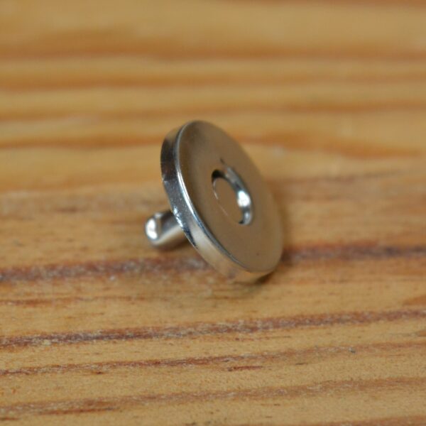 Top magnétique à riveter - 11 mm - Nickel - Tandy Leather – Image 4