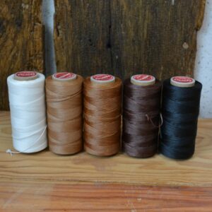 Fil polyester ciré – 1,2 mm – 140 m