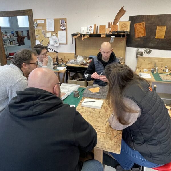 Formation sur mesure : Sellier-maroquinier d'art, option sculpture sur cuir – Image 7
