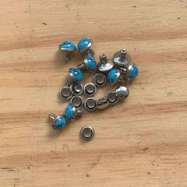 Rivet décoratif « pierre turquoise »