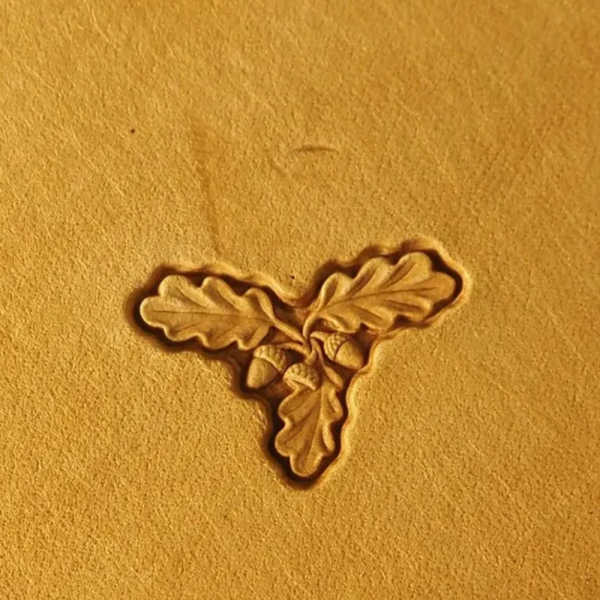 Matoir n°650 – Feuilles de chênes et glands