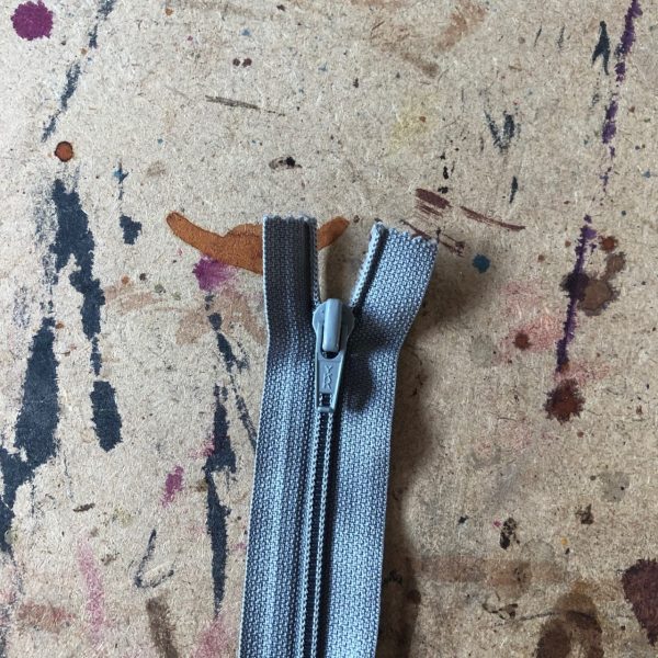 Fermeture à glissière grise, YKK 19 cm