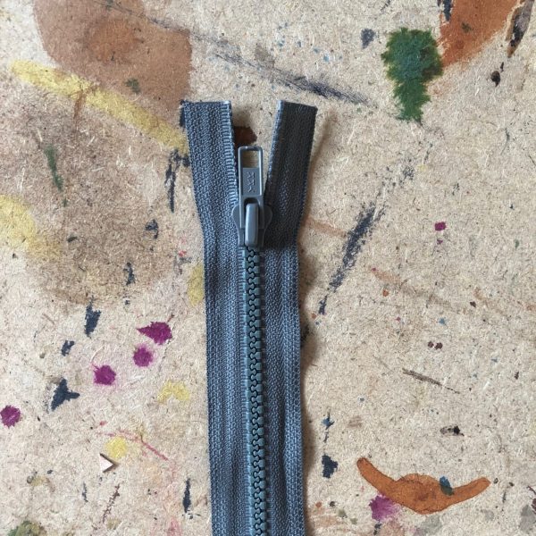 Fermeture à glissière grise, YKK 55 cm