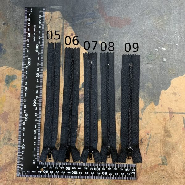 Fermeture à glissière noir n°07 16cm