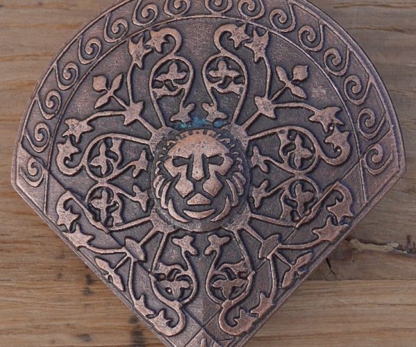 Rivet-dangle-Coeur-de-Lion-vieux-cuivre